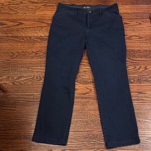 Lee Regular Fit Straight Leg Mid Rise Flex Motion Trouser Jeans, Size 12 Short